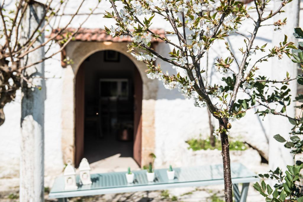 Traditional House Alikampos Exterior photo